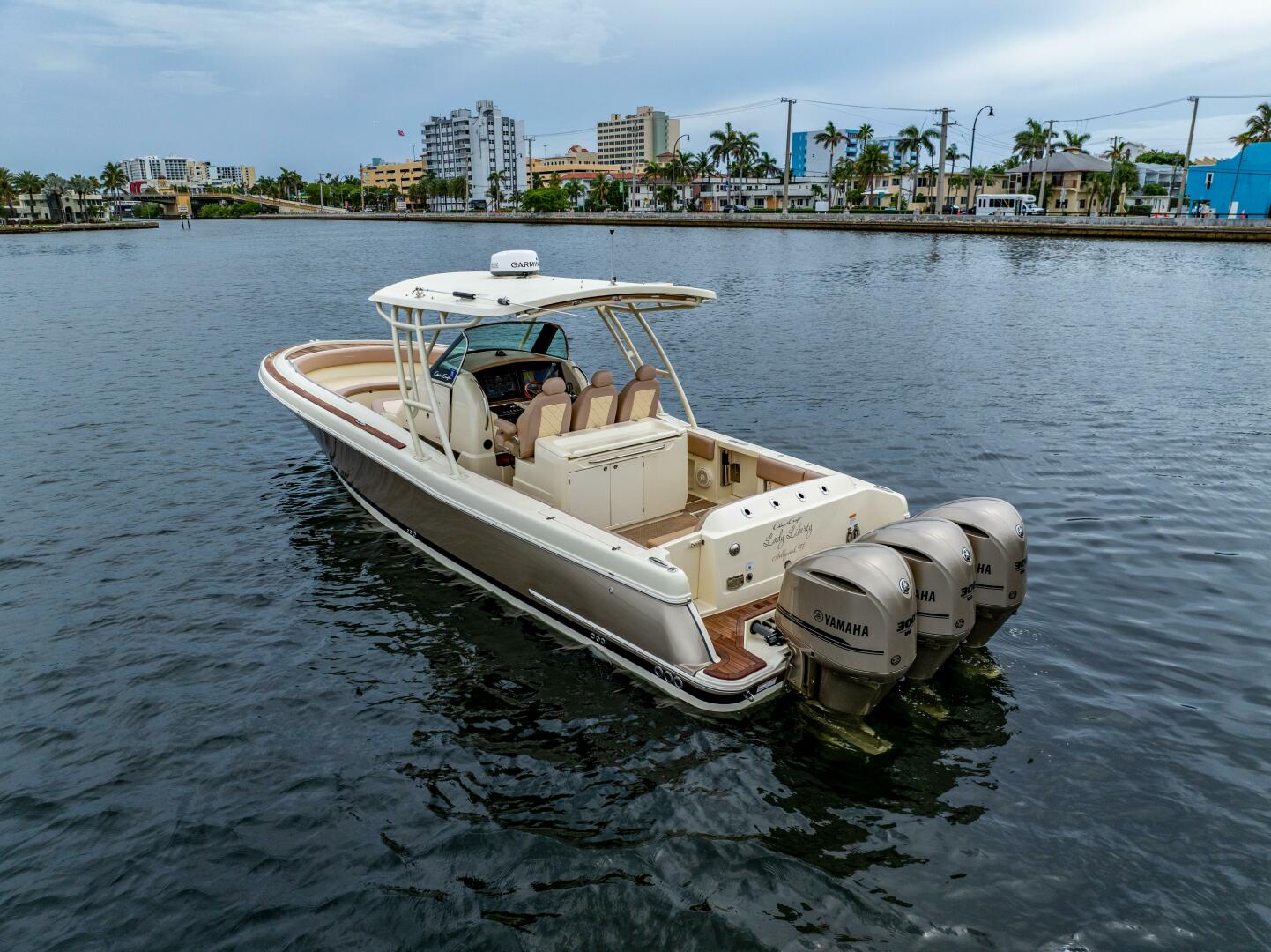LADY LIBERTY 34ft Chris Craft Yacht For Sale