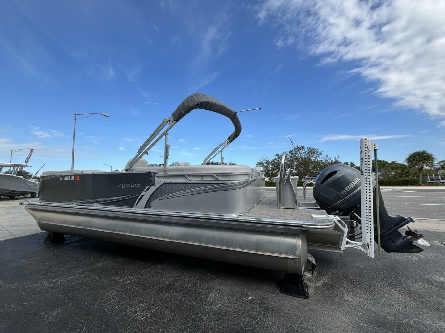 2017 Avalon Lsz 2485 Ql for sale