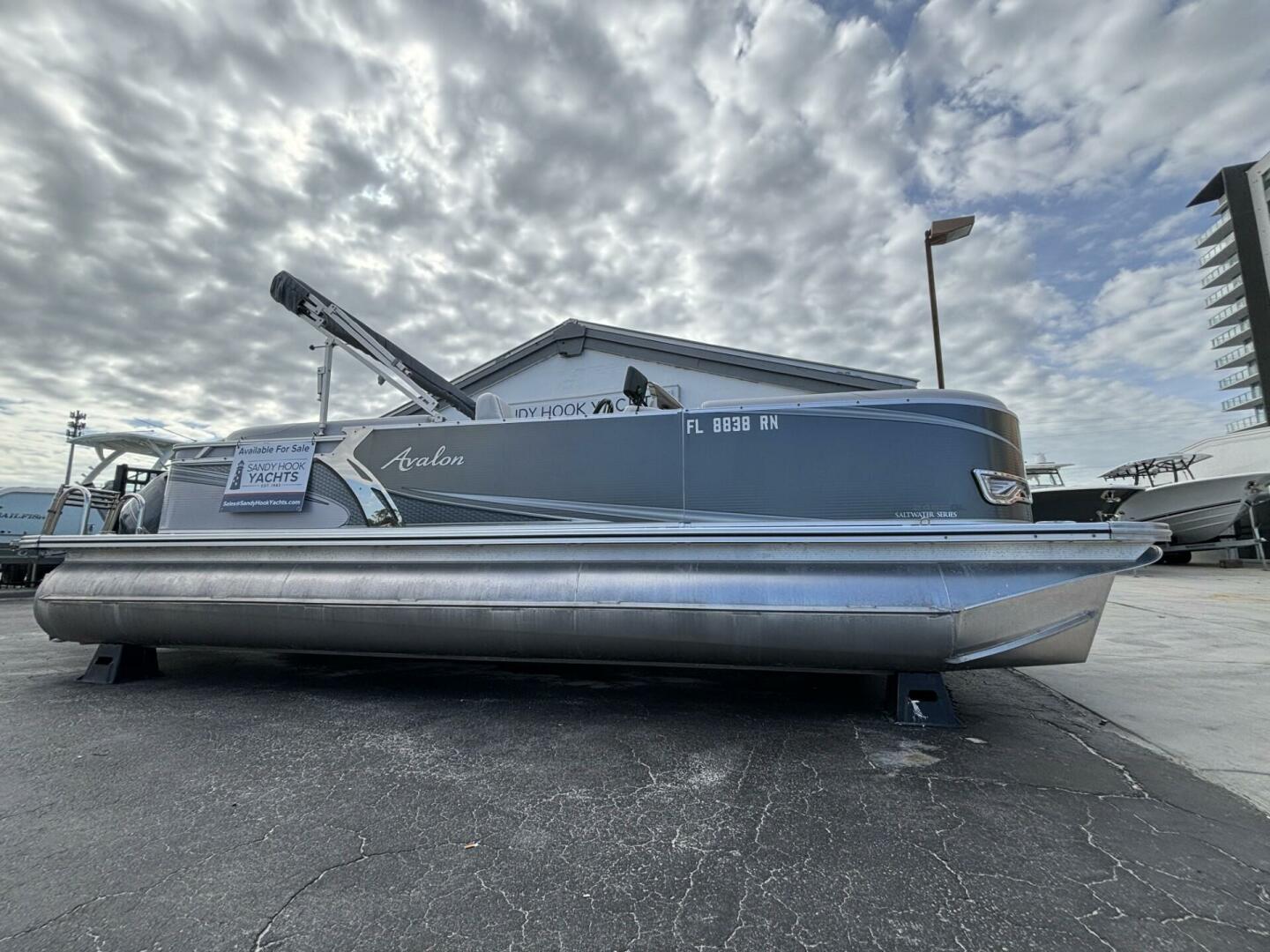 2017 Avalon Lsz 2485 Ql for sale