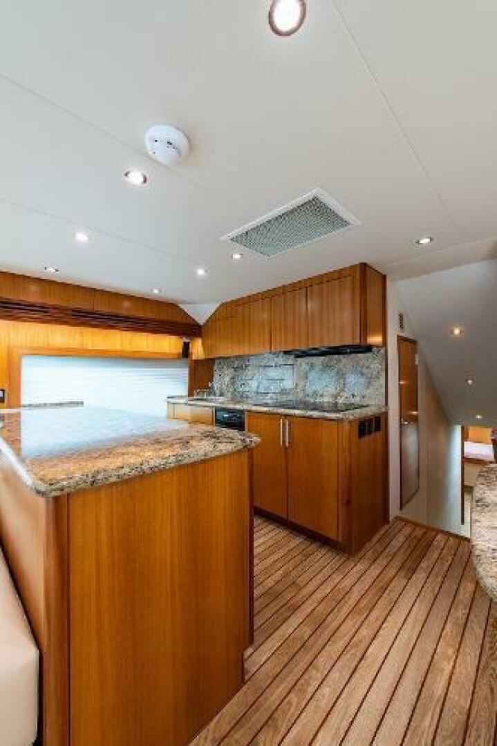 2006 Hatteras 64 convertible