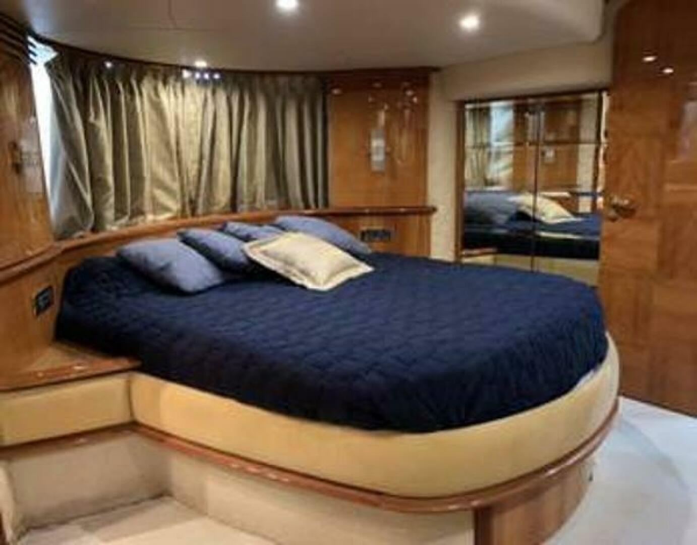 2006 Azimut 62