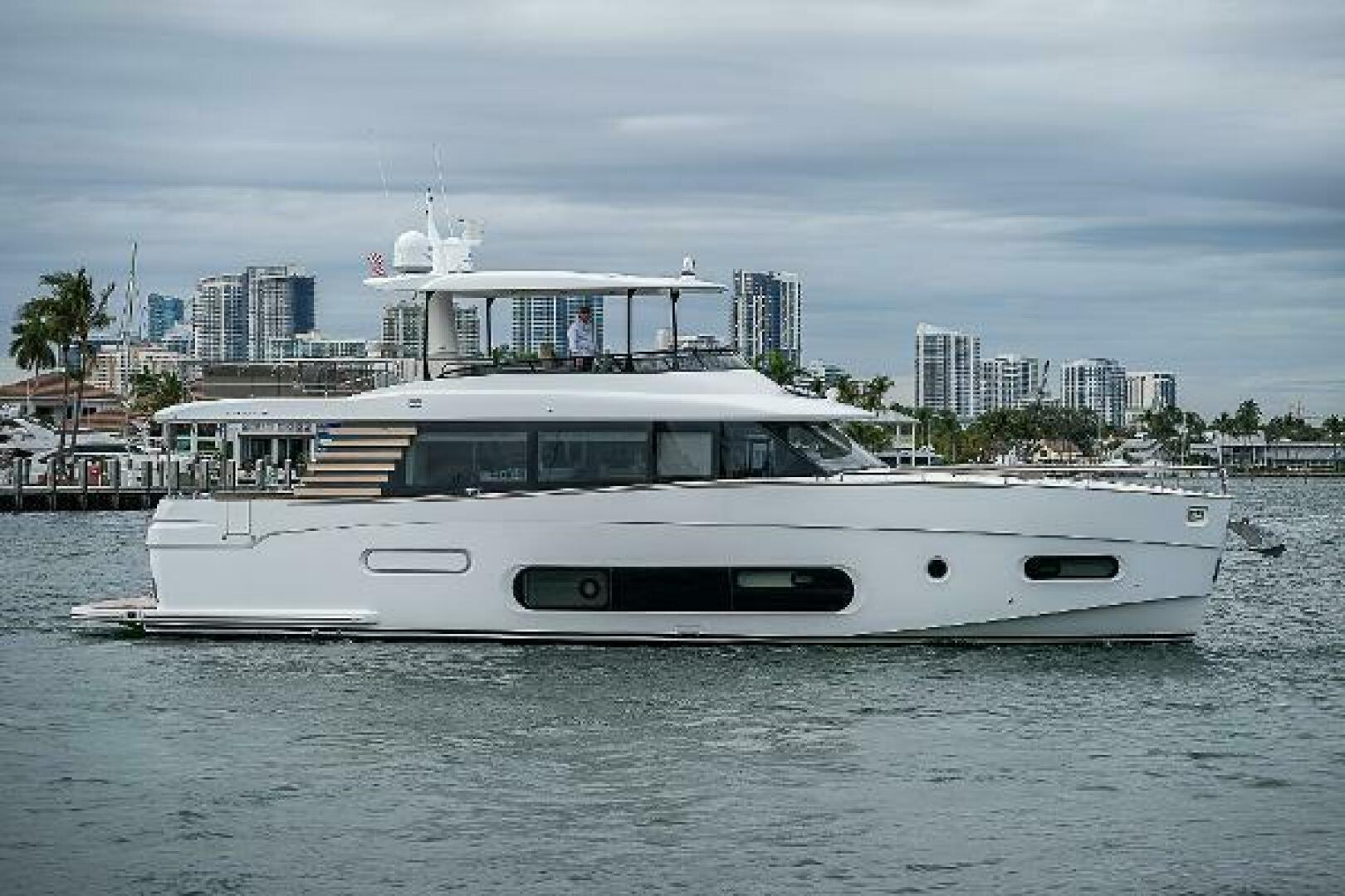 2024 Azimut magellano 66