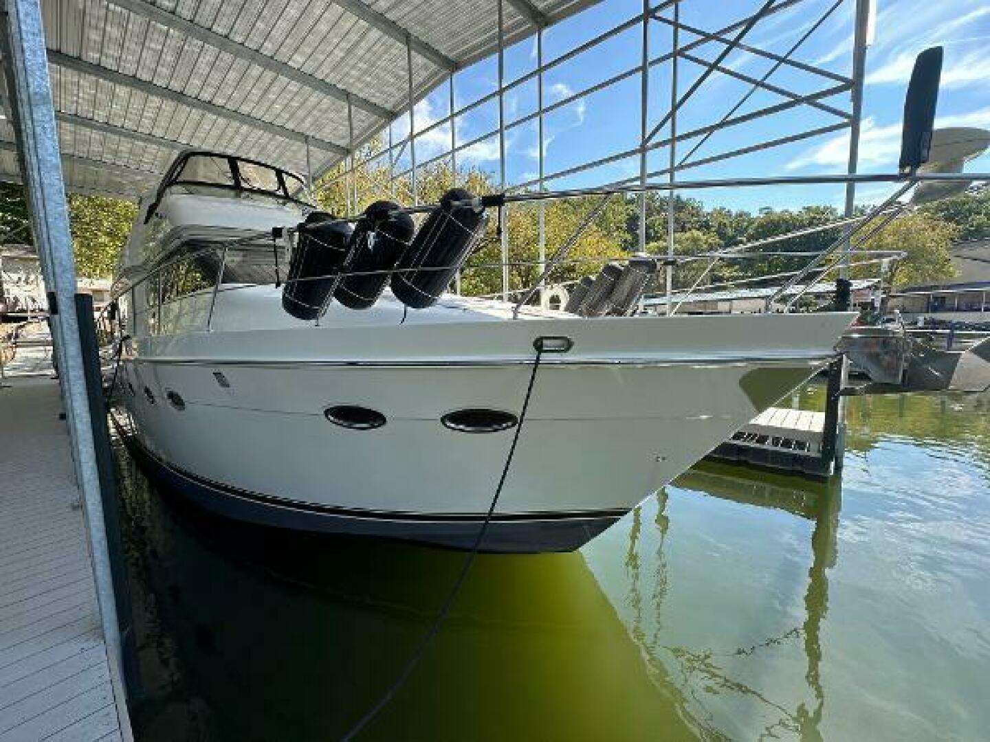 2005 Carver 56 voyager