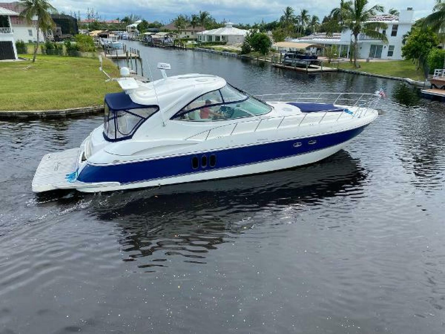 2006 Cruisers 52 express
