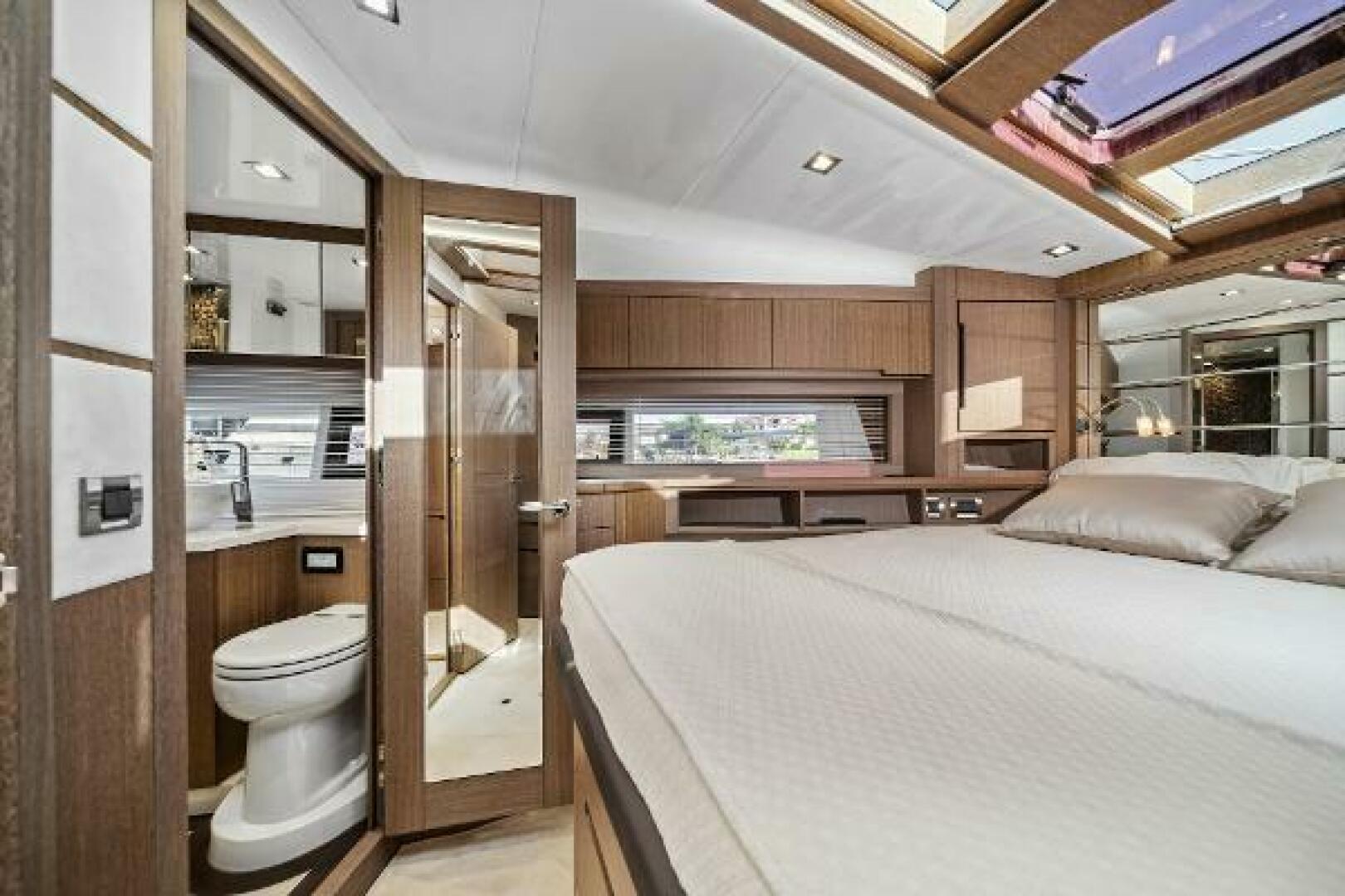 2019 Galeon 560 sky