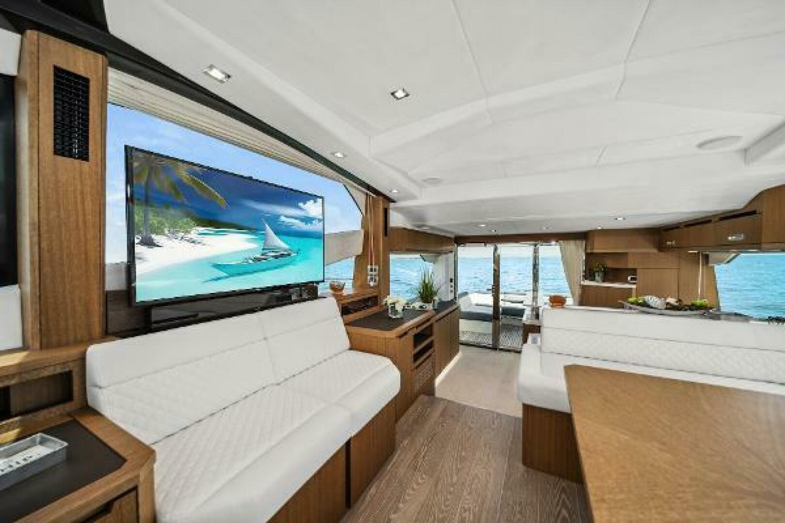 2019 Galeon 560 sky