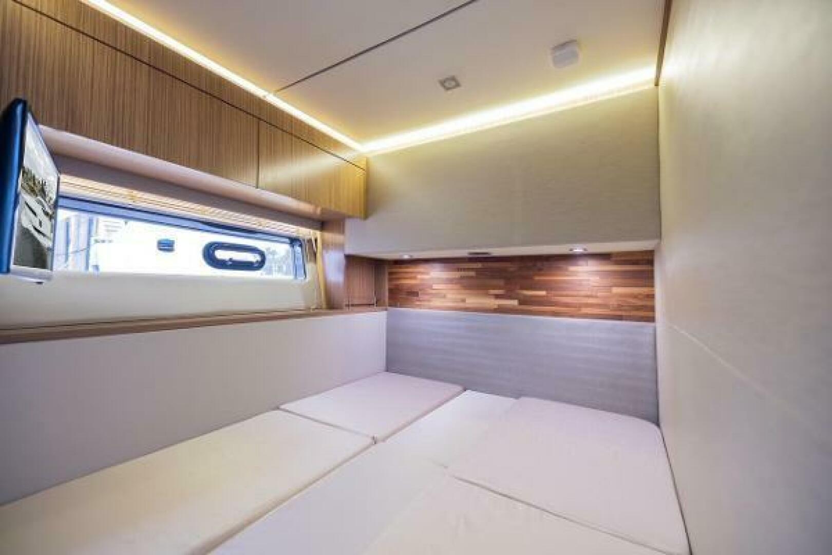 2017 Sea Ray l590 fly