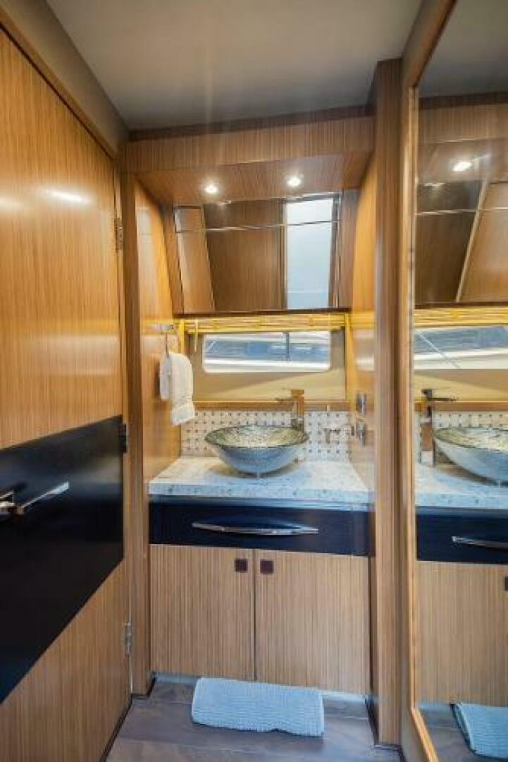 2017 Sea Ray l590 fly