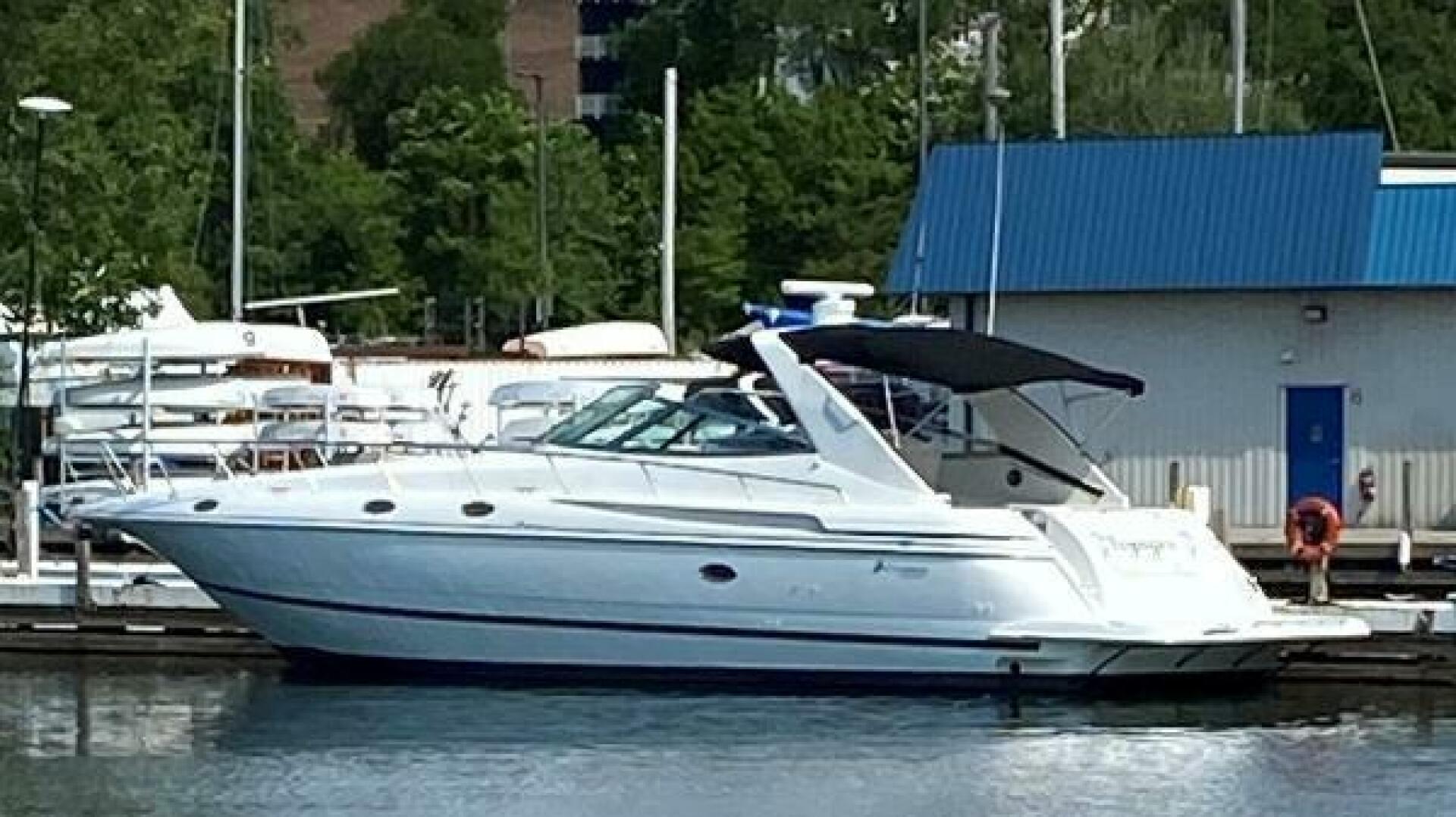 2002 Cruisers 4270 express