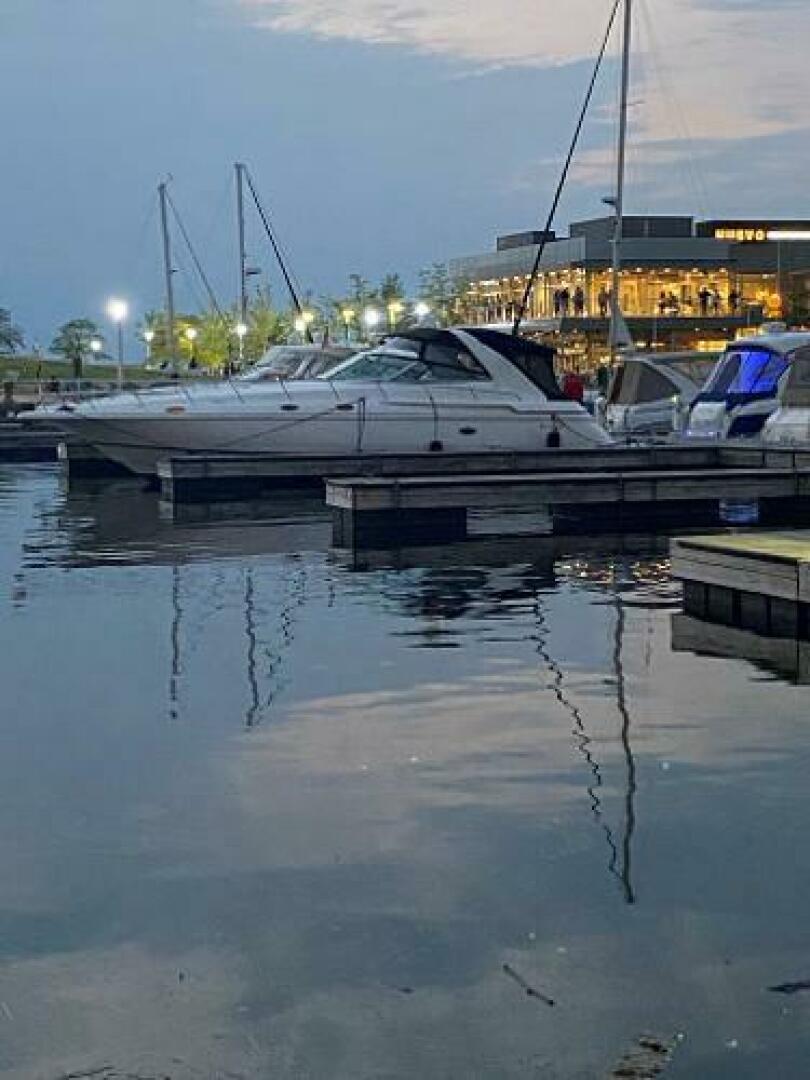 2002 Cruisers 4270 express