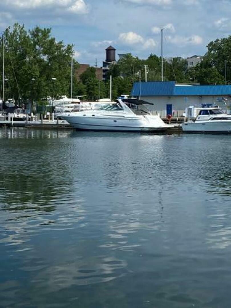 2002 Cruisers 4270 express