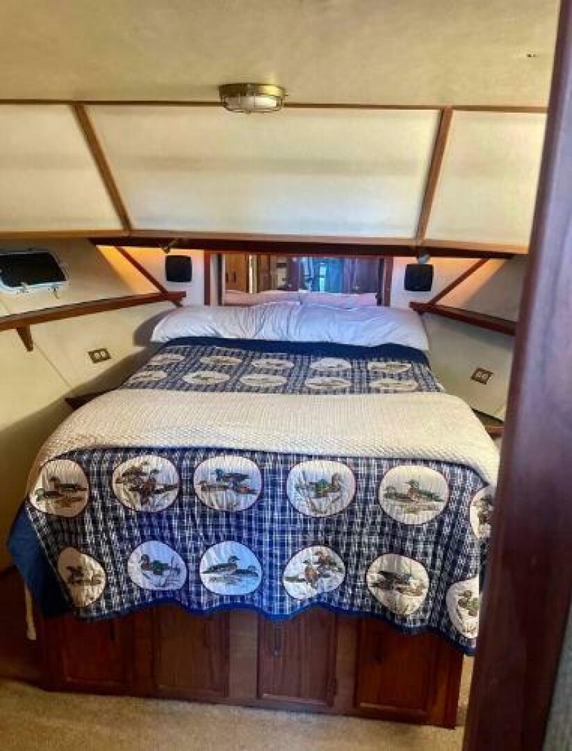 1989 Marinette 41 marquis convertible