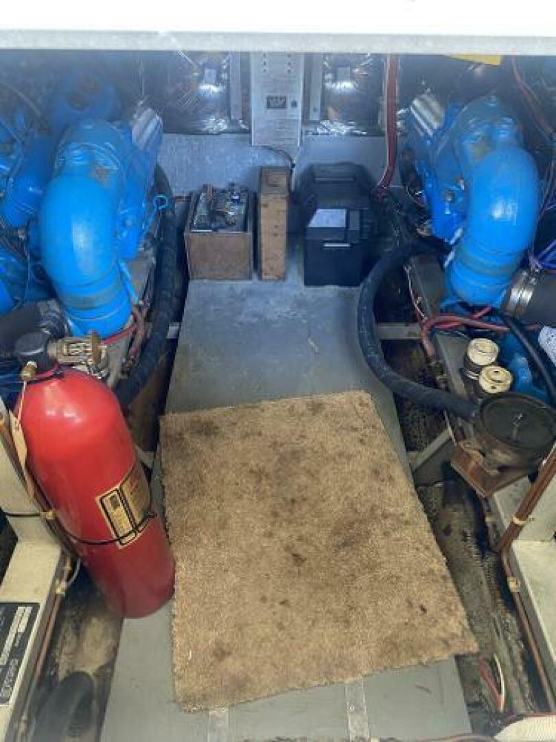 1989 Marinette 41 marquis convertible