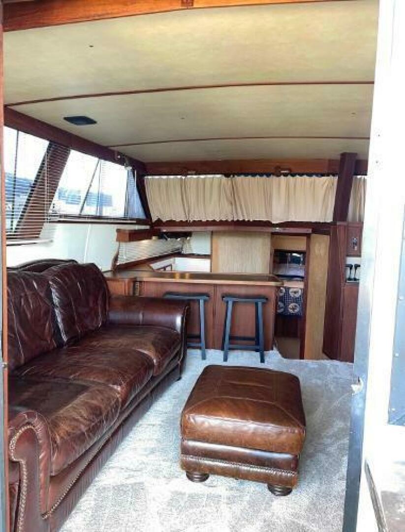 1989 Marinette 41 marquis convertible