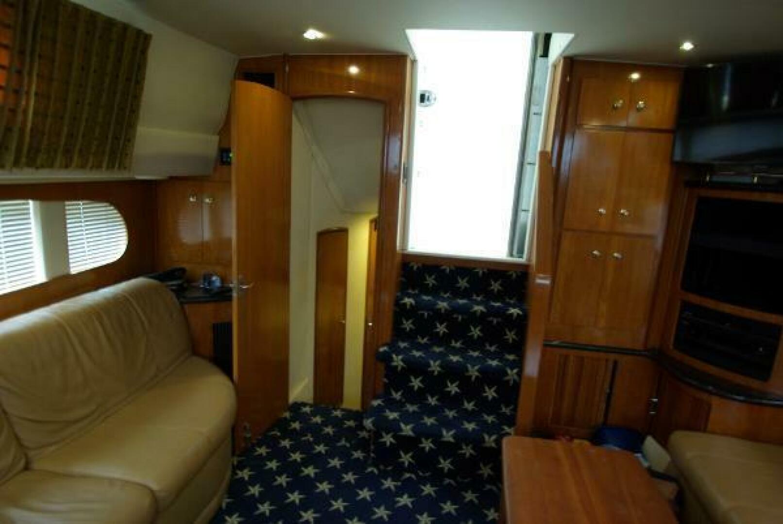 2001 Carver 444 cockpit motoryacht