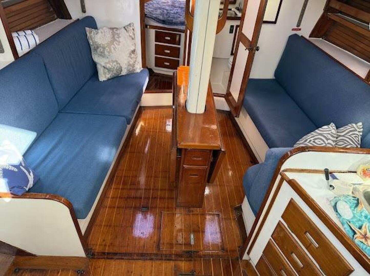 1989 Morgan 44 — photograph 5