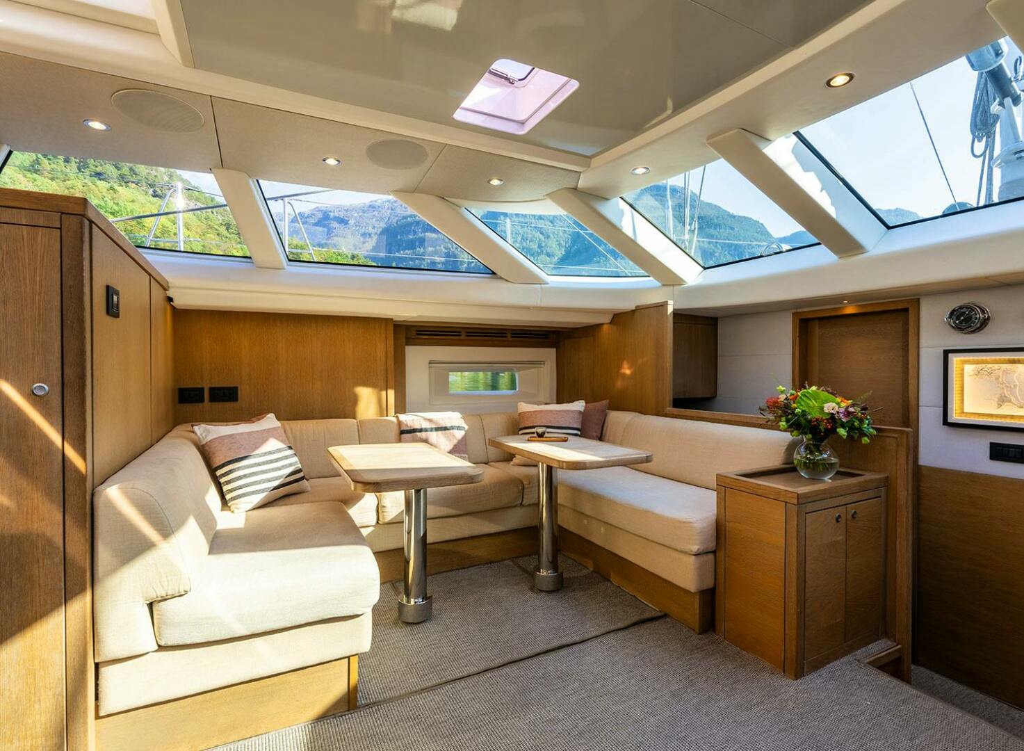 CHAMPAGNE HIPPY 85ft Oyster Yachts Yacht For Sale