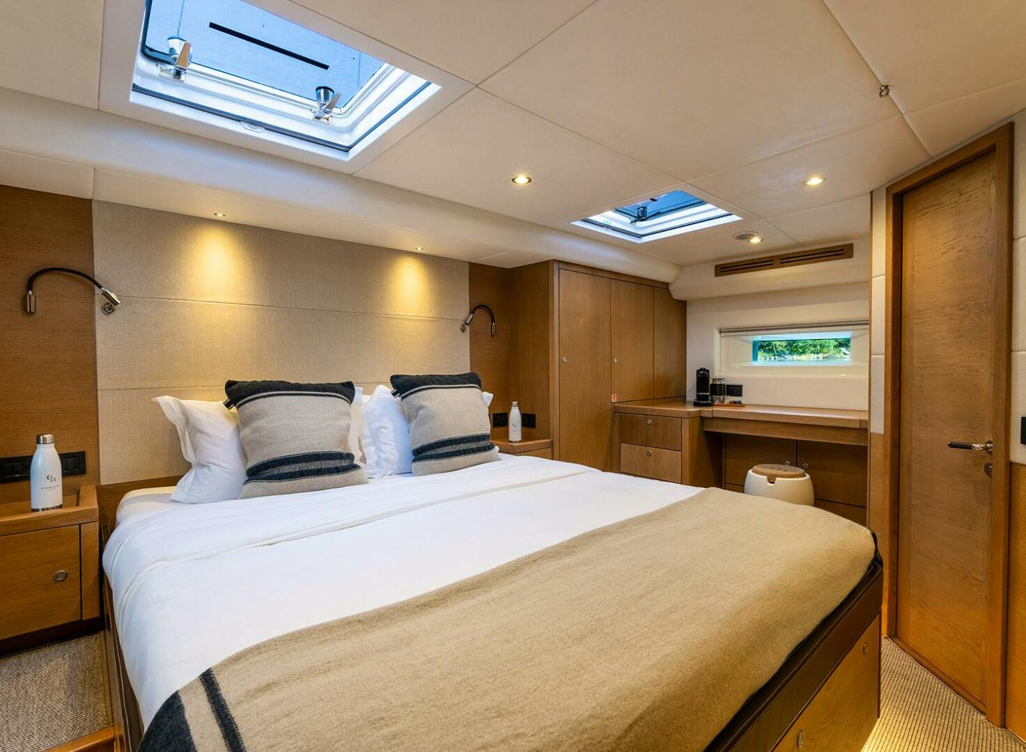 CHAMPAGNE HIPPY 85ft Oyster Yachts Yacht For Sale