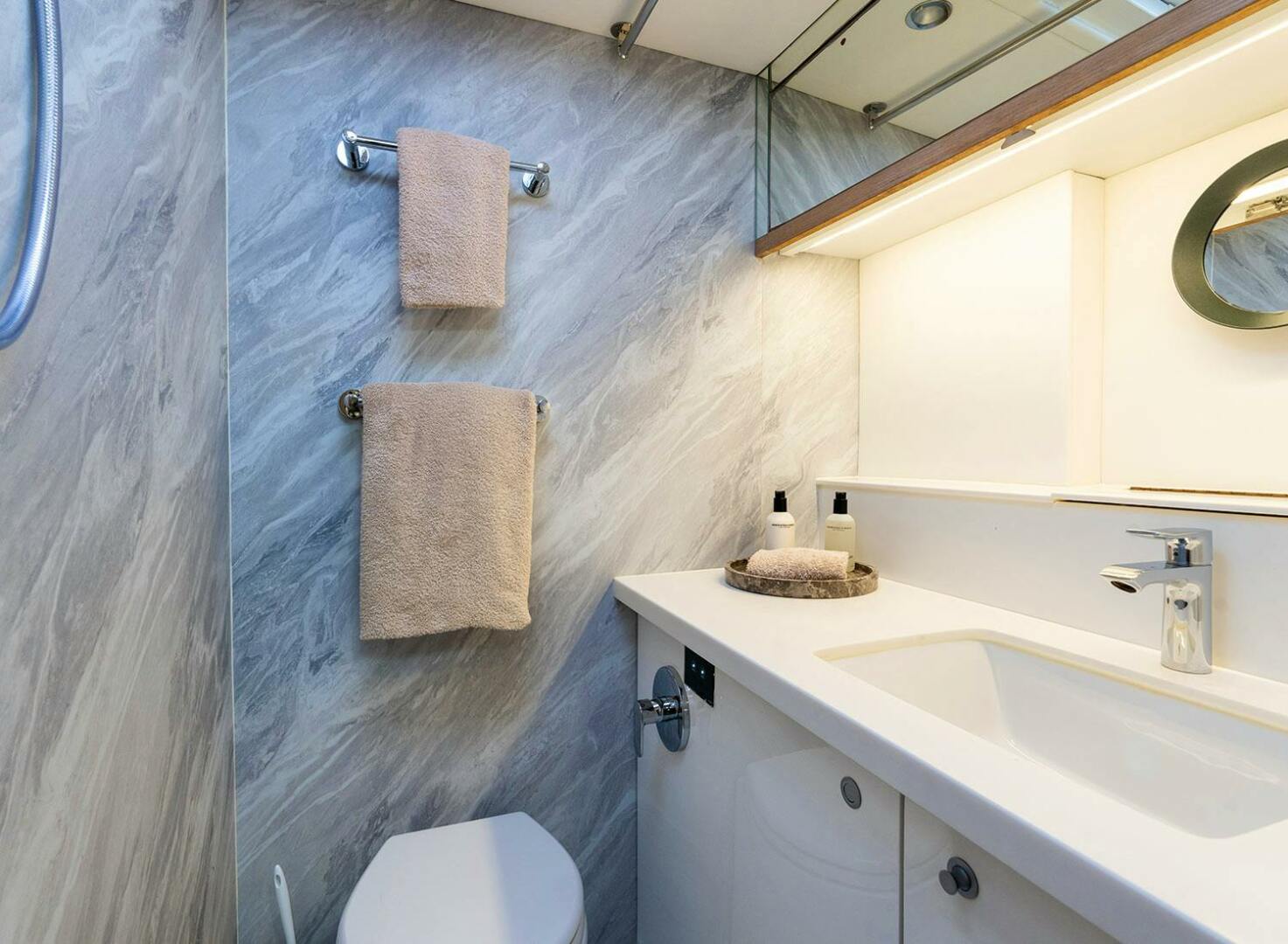 CHAMPAGNE HIPPY 85ft Oyster Yachts Yacht For Sale