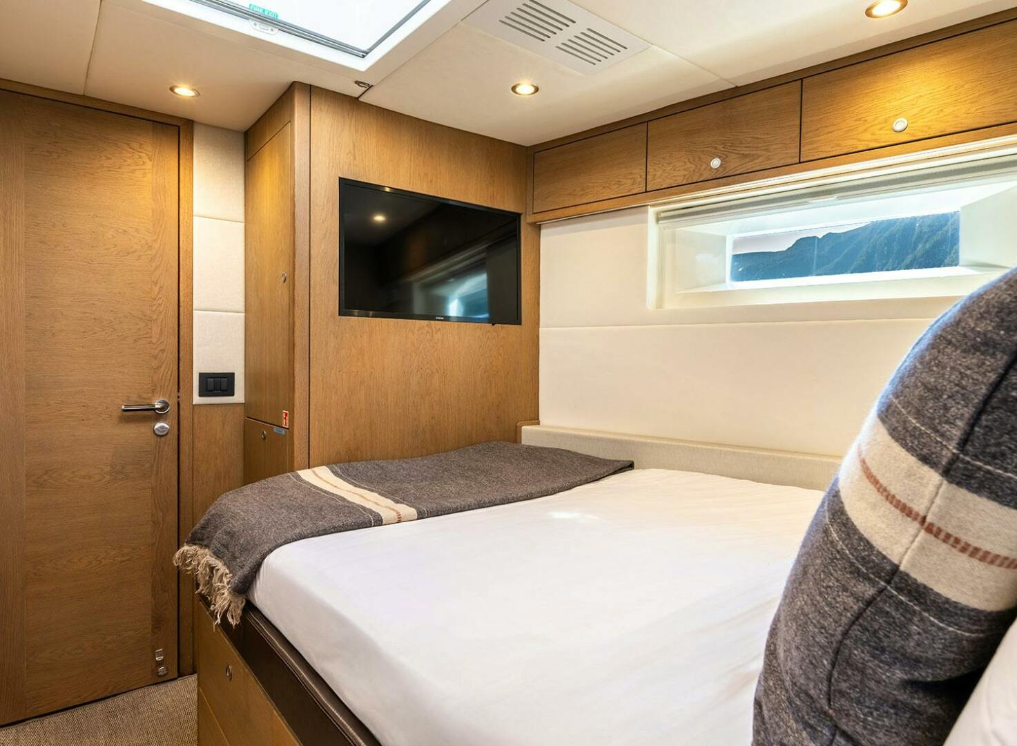 CHAMPAGNE HIPPY 85ft Oyster Yachts Yacht For Sale