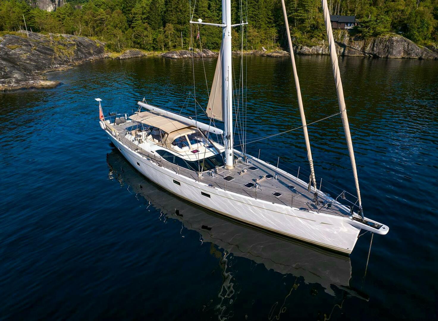 CHAMPAGNE HIPPY 85ft Oyster Yachts Yacht For Sale
