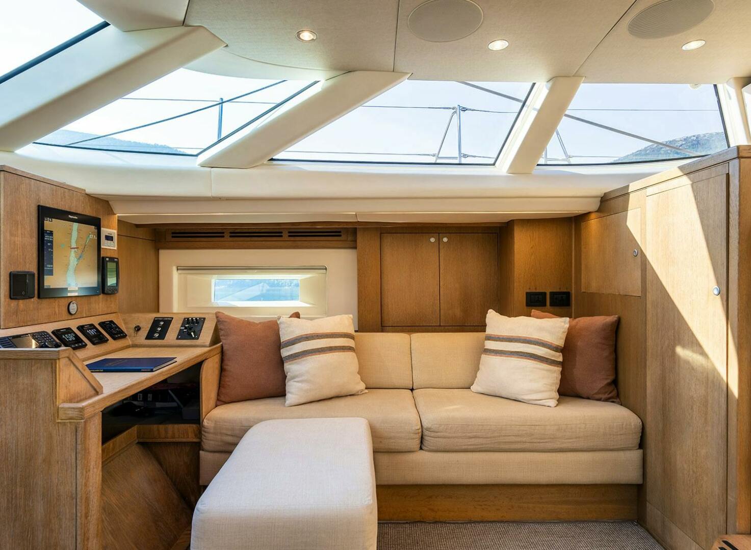 CHAMPAGNE HIPPY 85ft Oyster Yachts Yacht For Sale