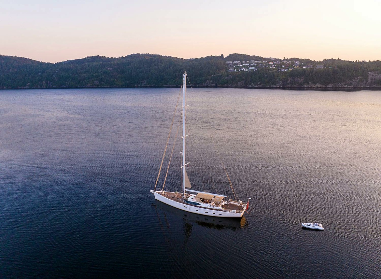 CHAMPAGNE HIPPY 85ft Oyster Yachts Yacht For Sale