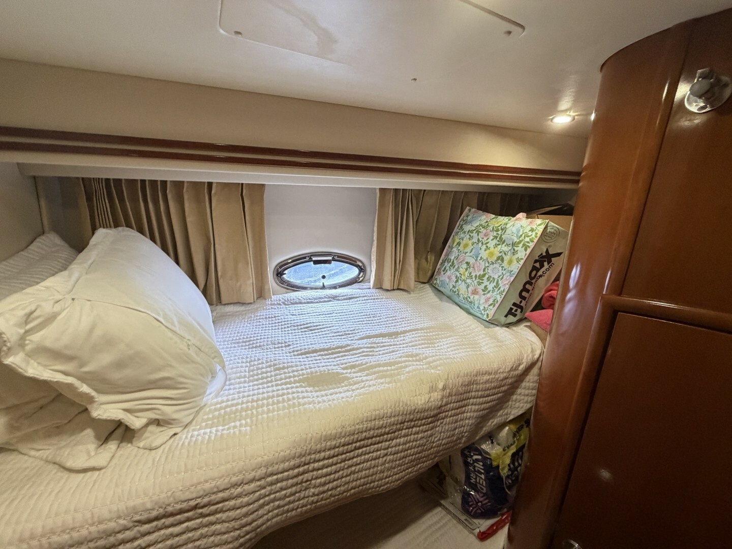 2006 Carver 56 VOYAGER