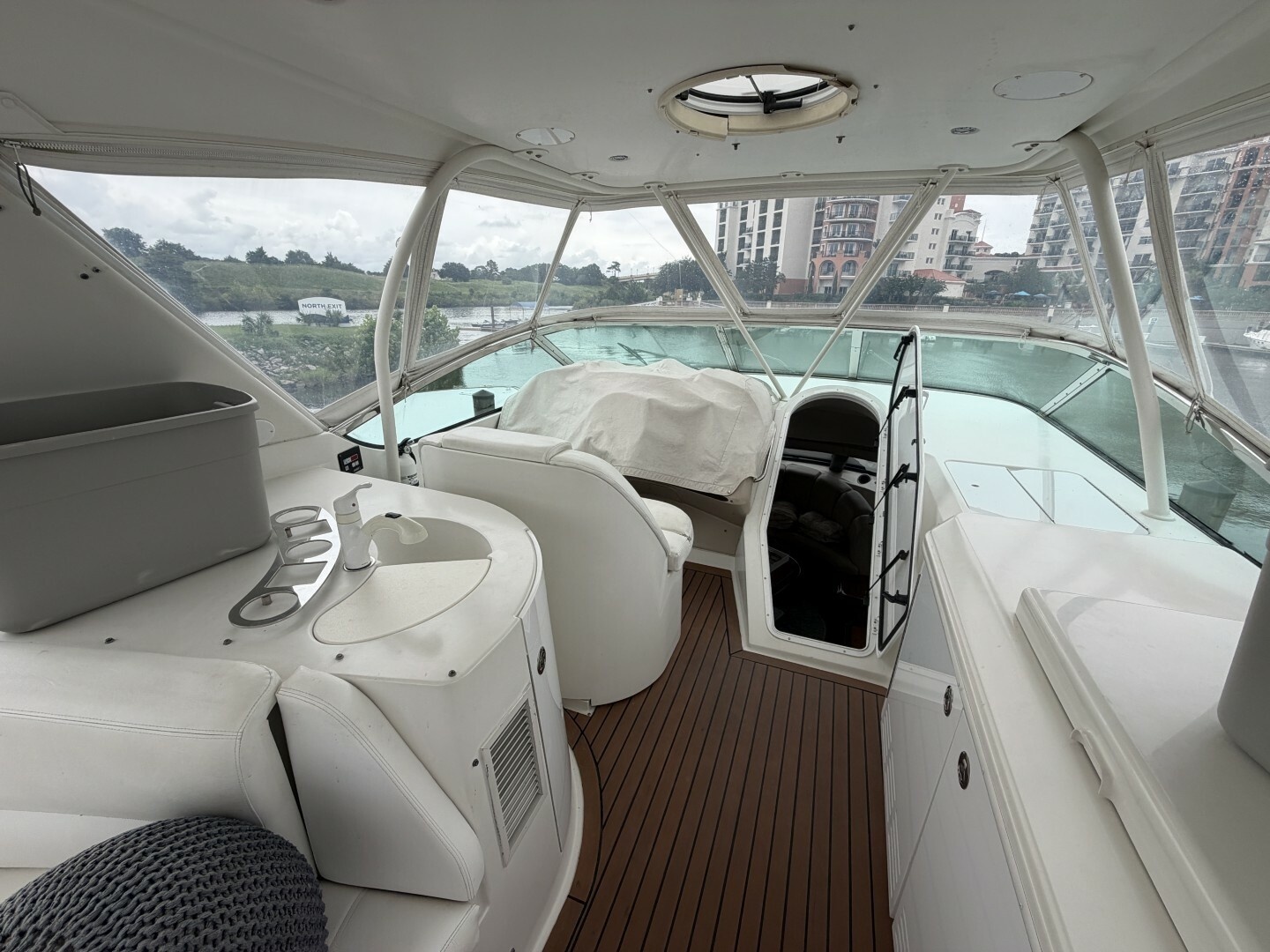 2006 Carver 56 VOYAGER
