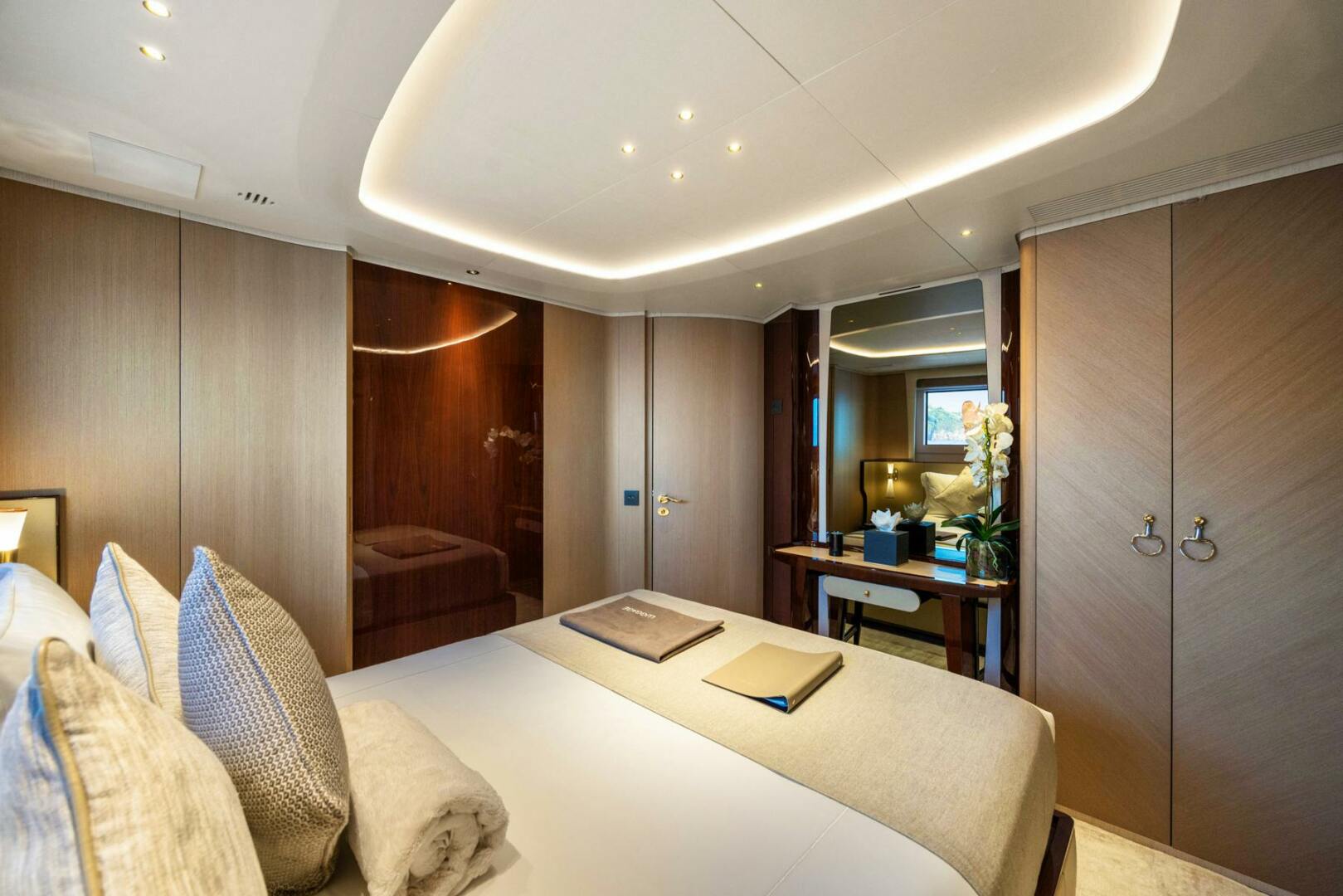BELLA VITA 116ft Benetti Yacht For Sale