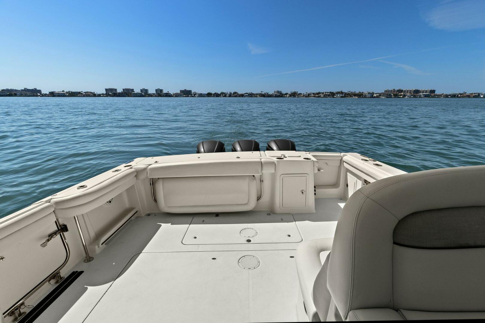 2016 375 Grady-White Freedom