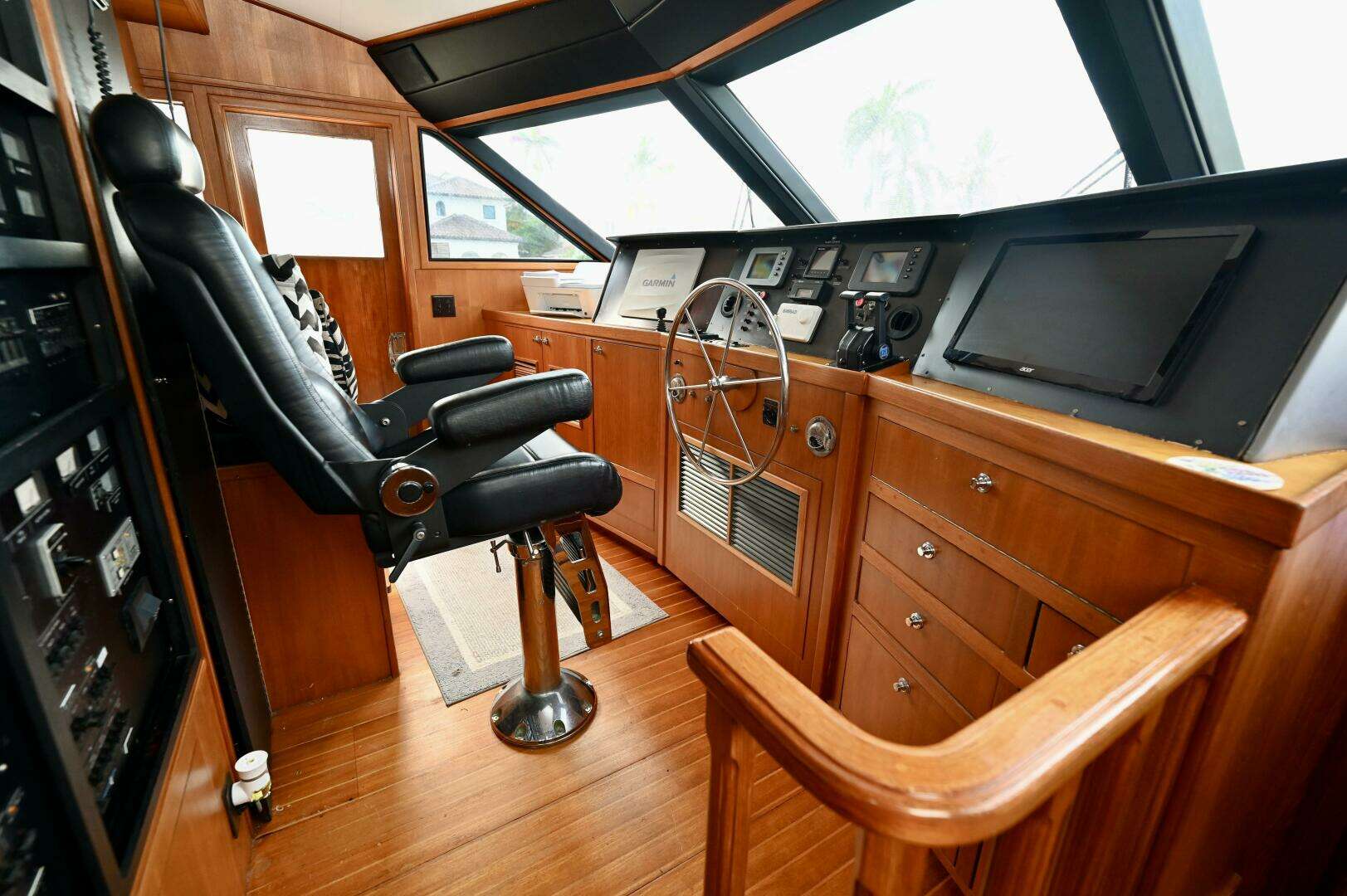 Captivator 84ft Palmer Johnson Yacht For Sale