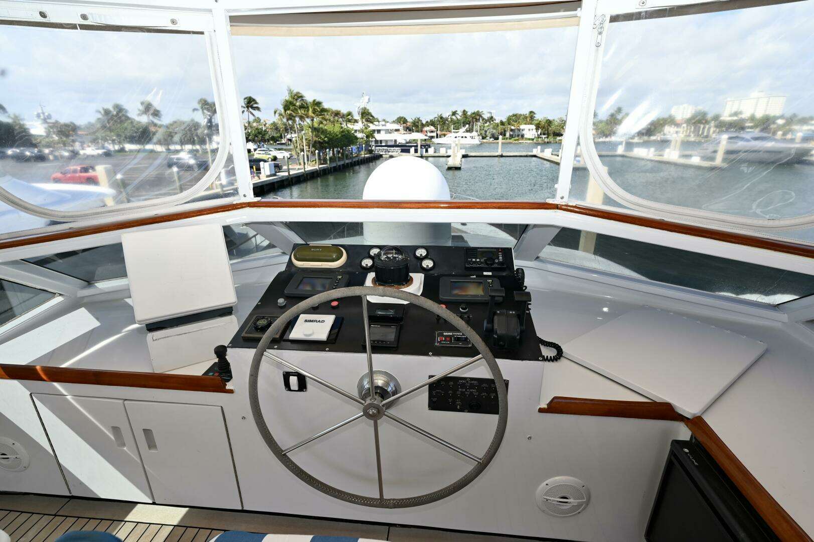 Captivator 84ft Palmer Johnson Yacht For Sale