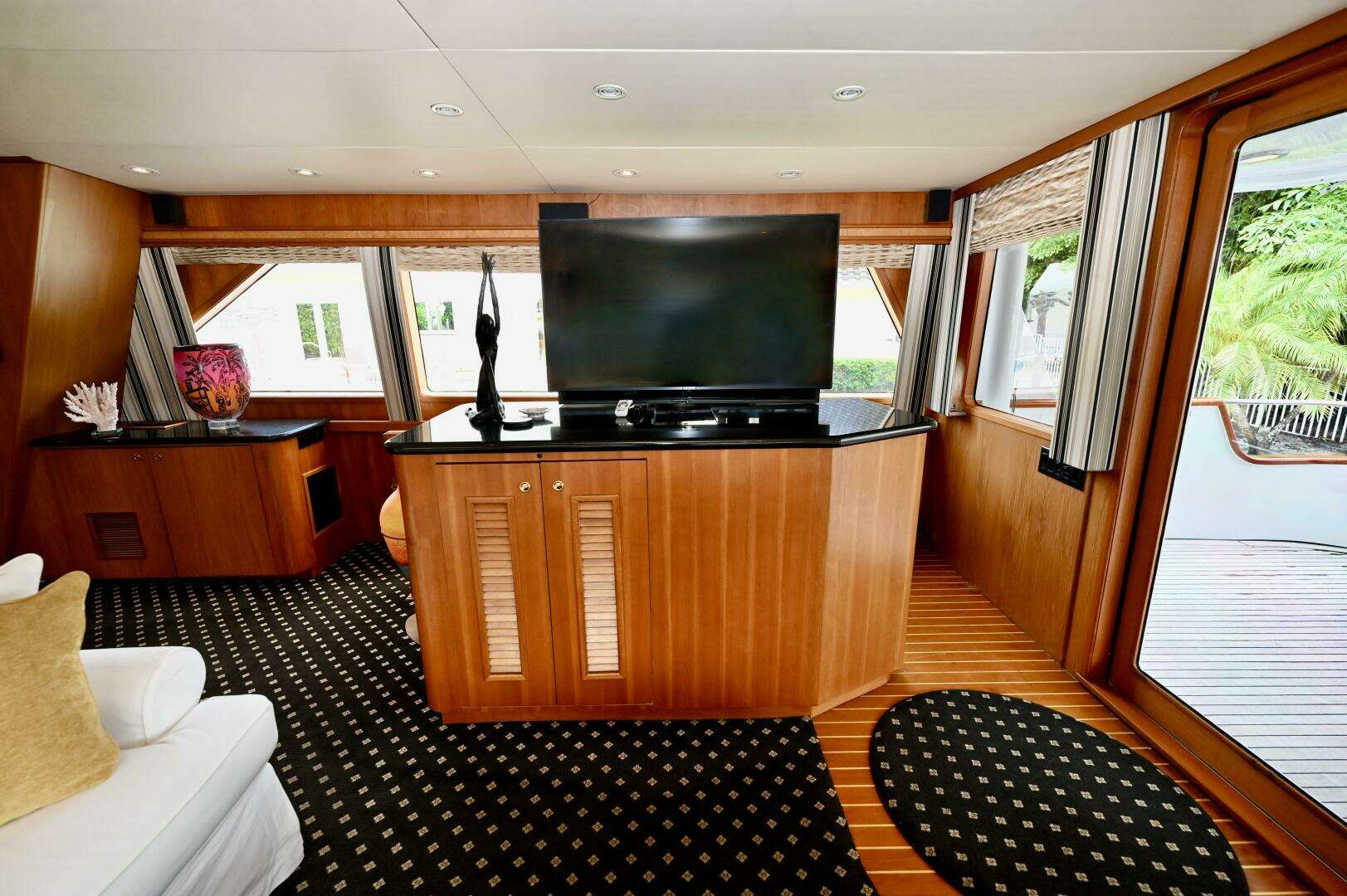 Captivator 84ft Palmer Johnson Yacht For Sale