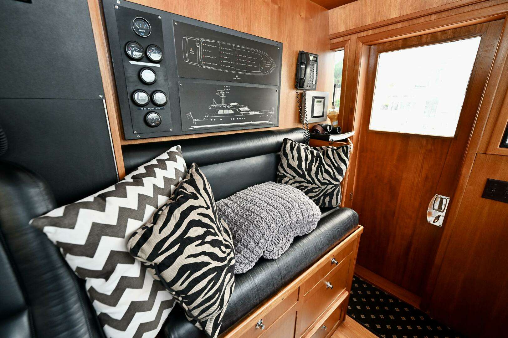 Captivator 84ft Palmer Johnson Yacht For Sale