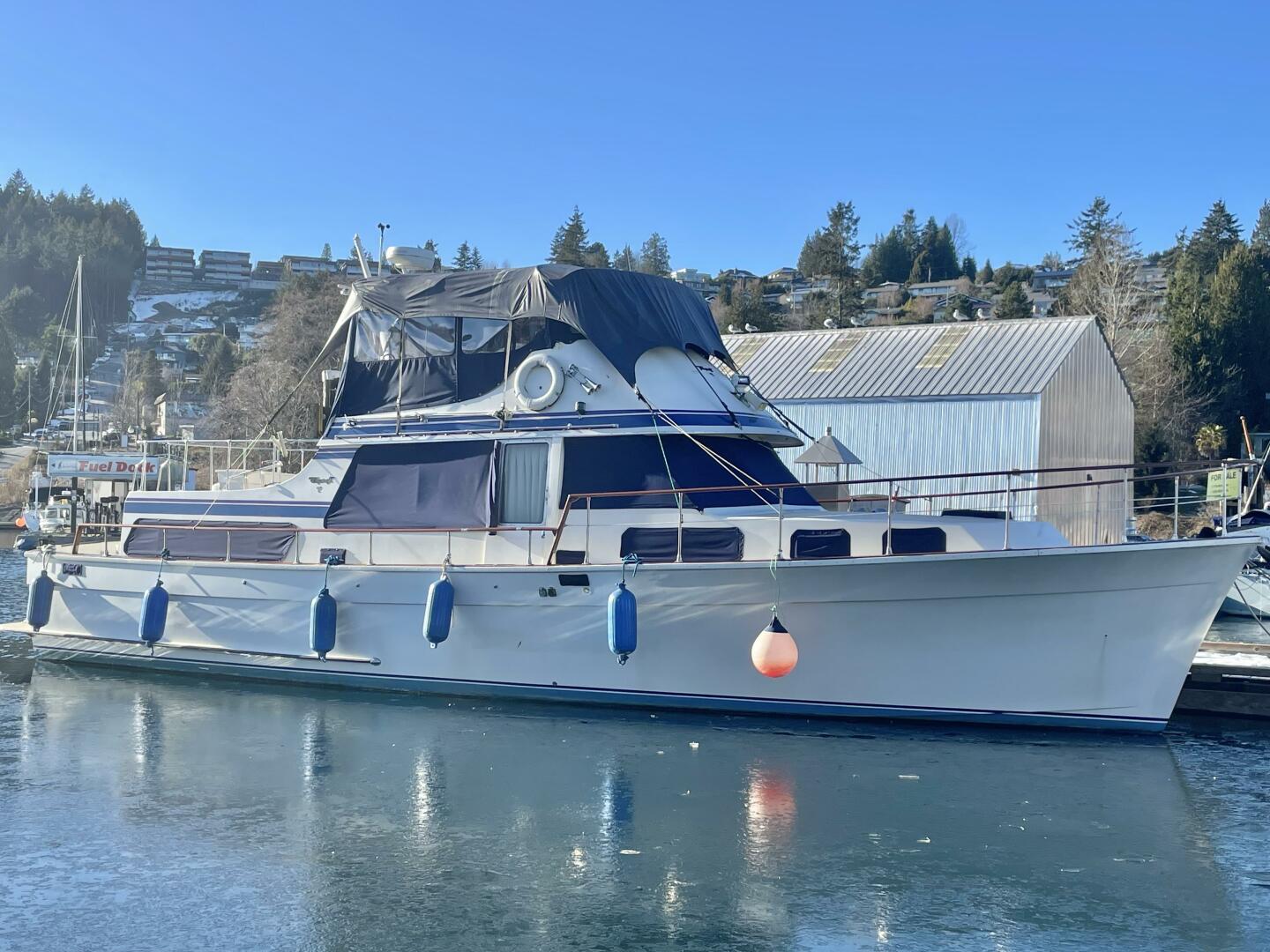 1976 Tollycraft 48 cockpit motor yacht