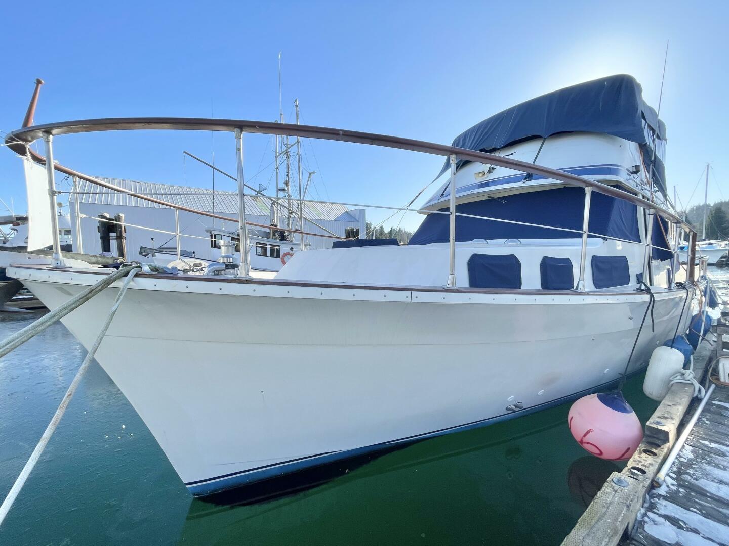 1976 Tollycraft 48 cockpit motor yacht