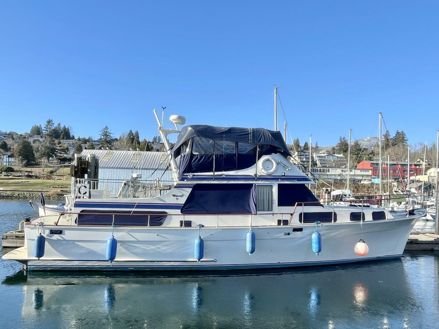 1976 Tollycraft 48 cockpit motor yacht