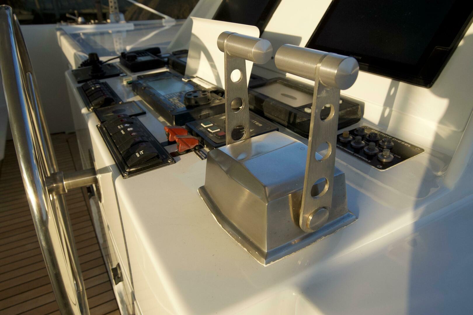 1999 Burger 85 deck house