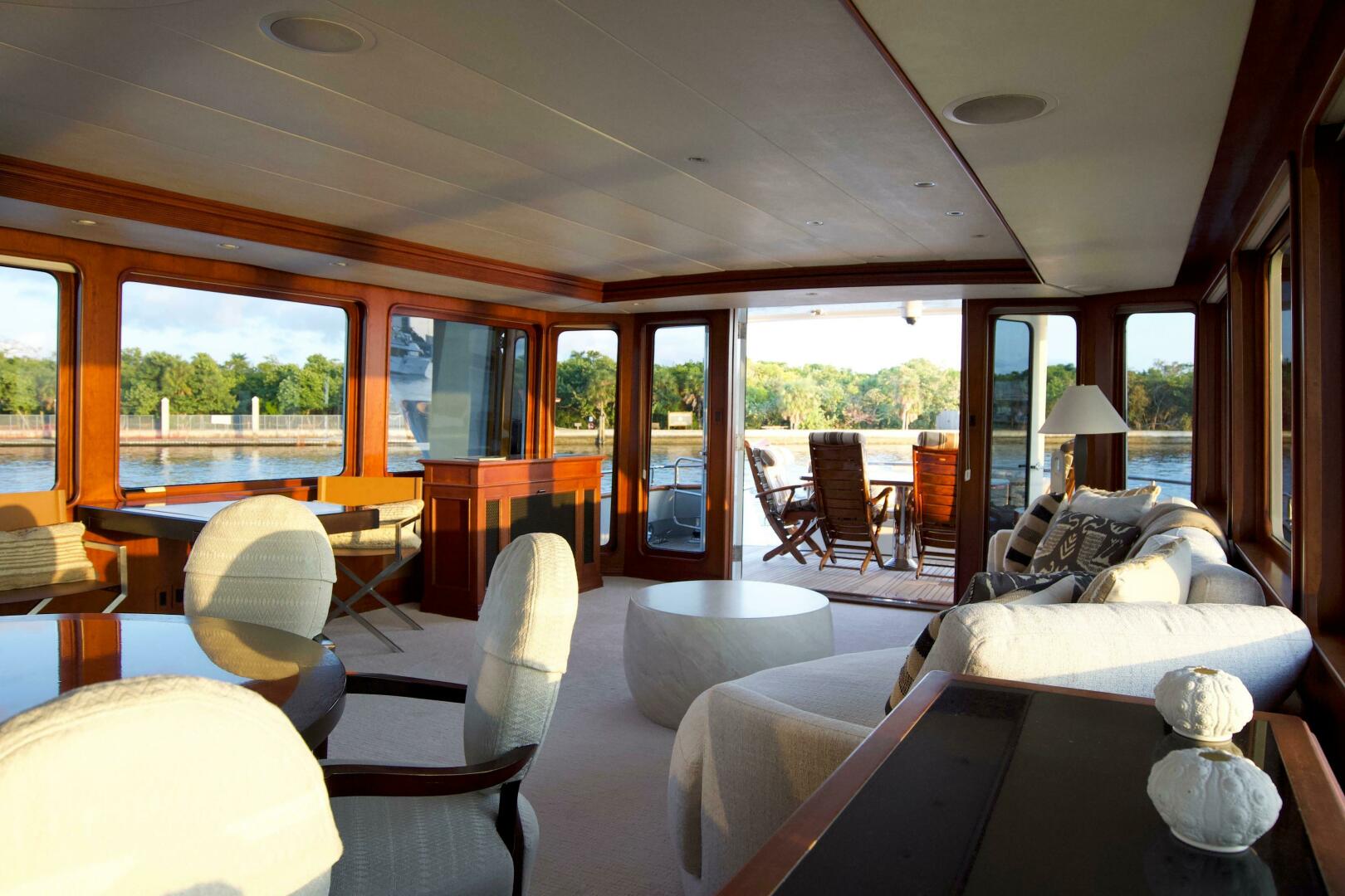 1999 Burger 85 deck house