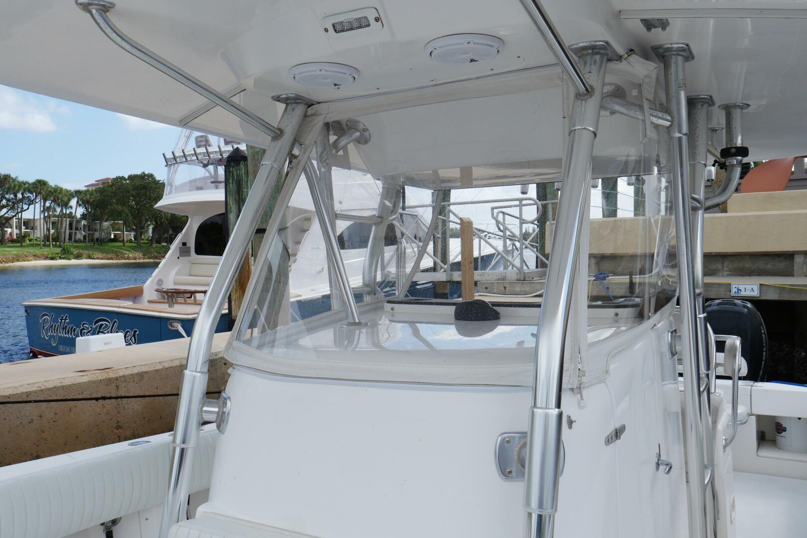 2004 Venture 34 - Forward
