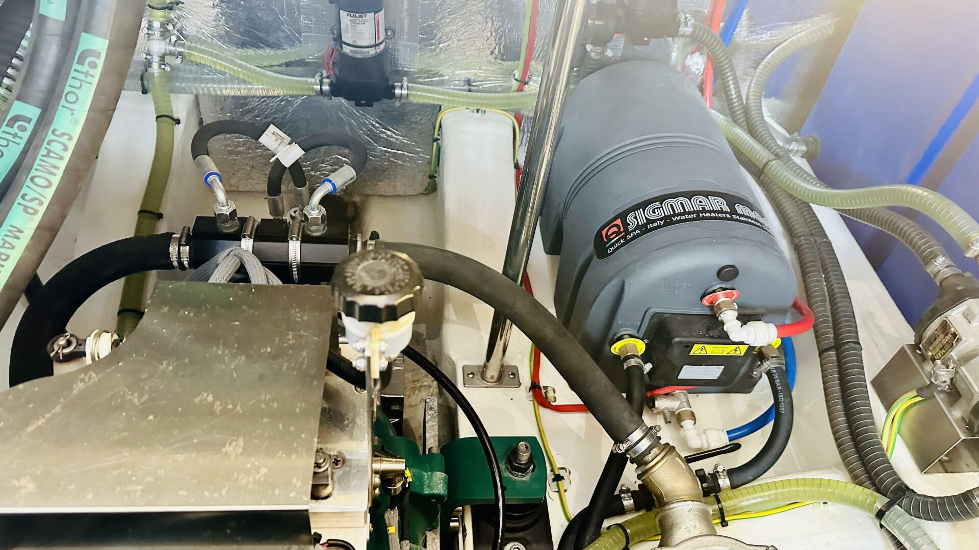 Harbor Lights 39ft Greenline Yacht For Sale