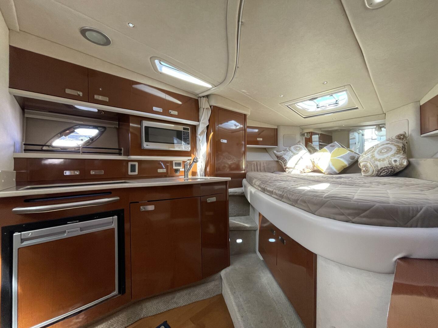 33ft Sea Ray Yacht For Sale