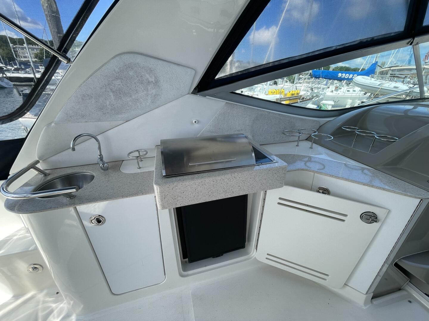 33ft Sea Ray Yacht For Sale