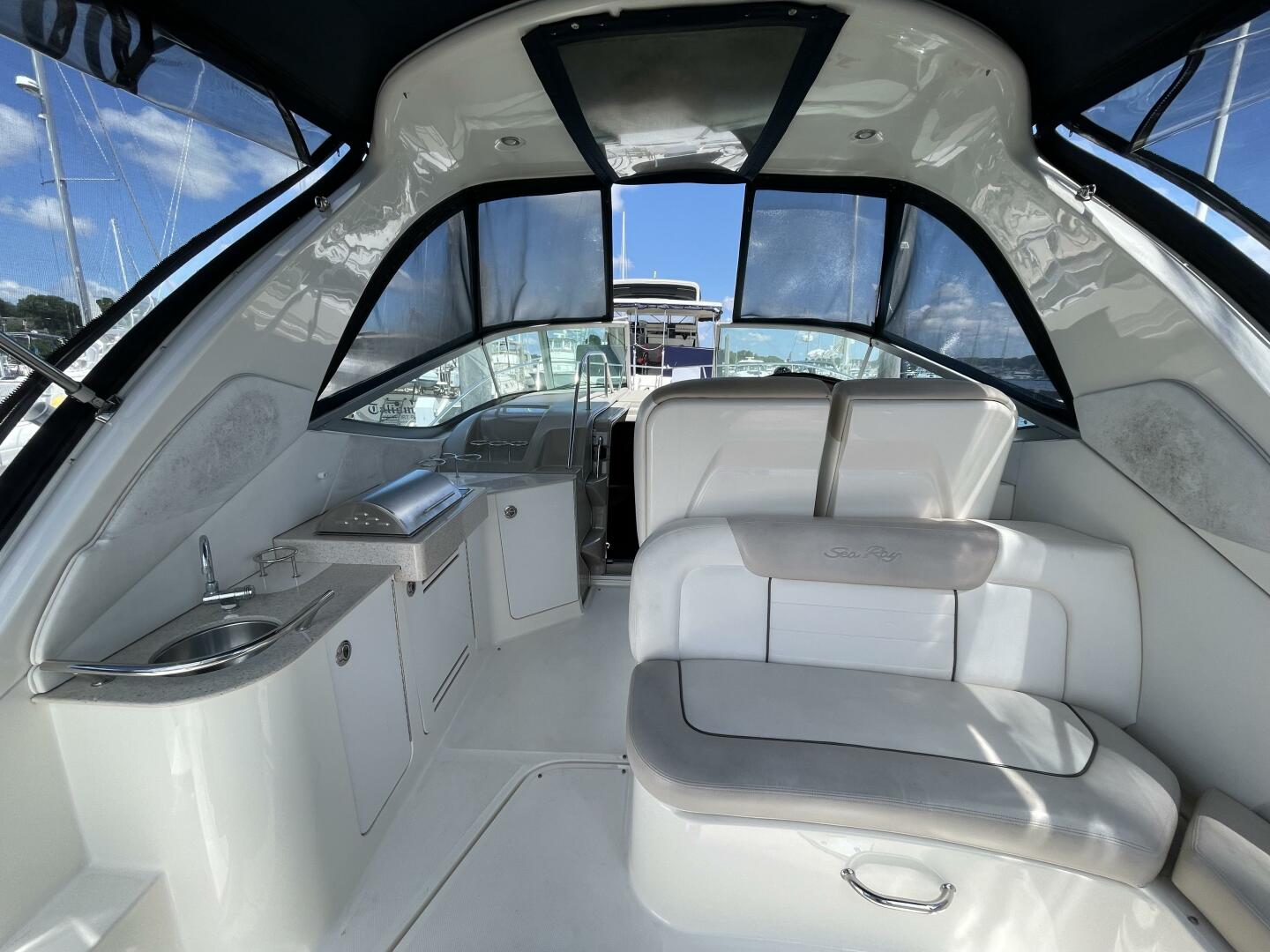 33ft Sea Ray Yacht For Sale