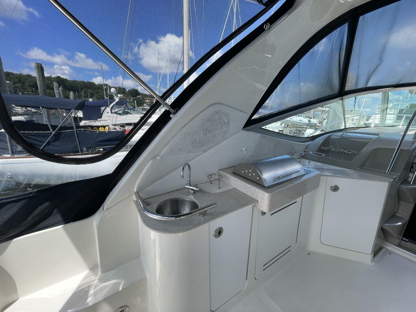 33ft Sea Ray Yacht For Sale