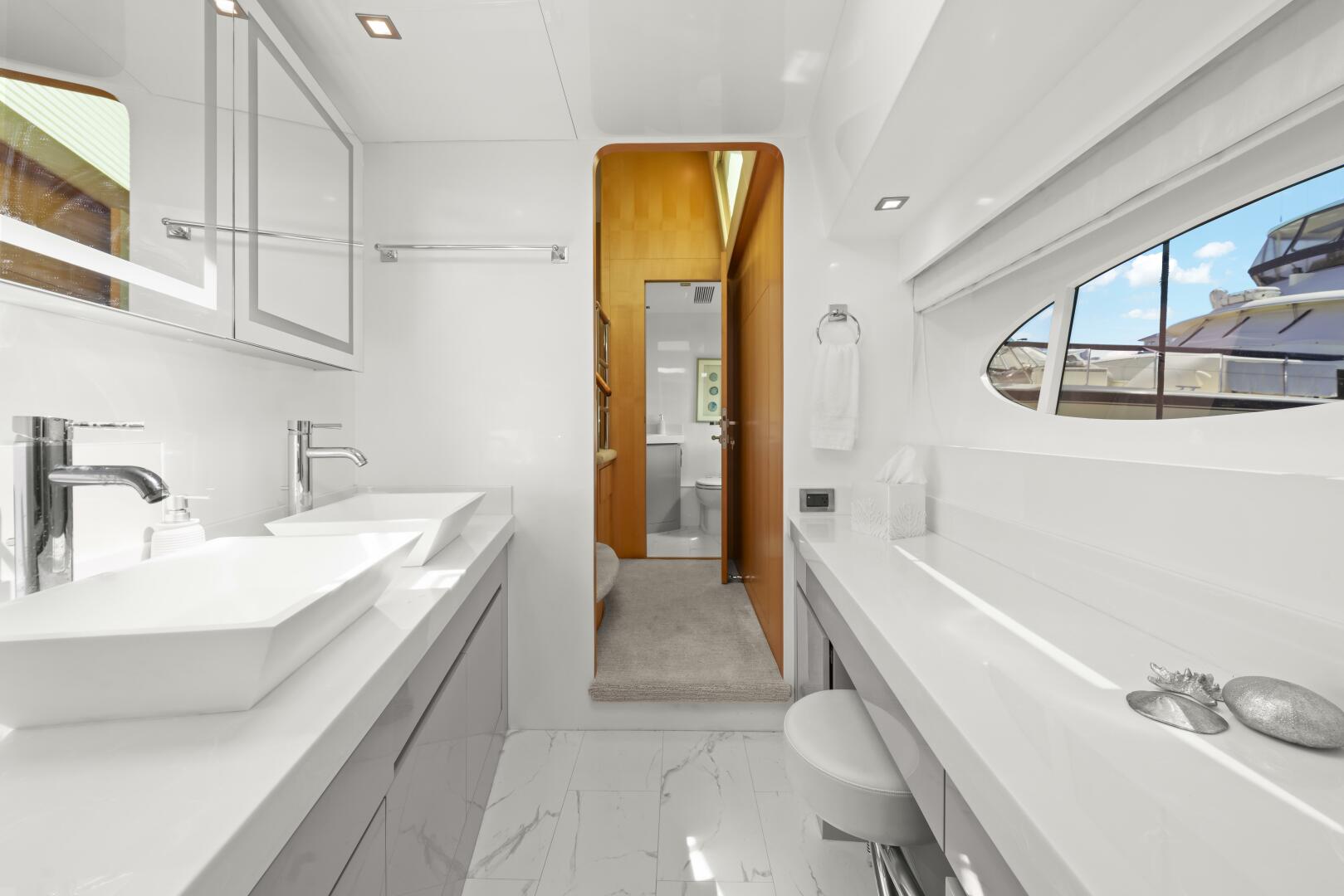 2013 Horizon PC60 - Master Stateroom/Companion Way/MSR Head