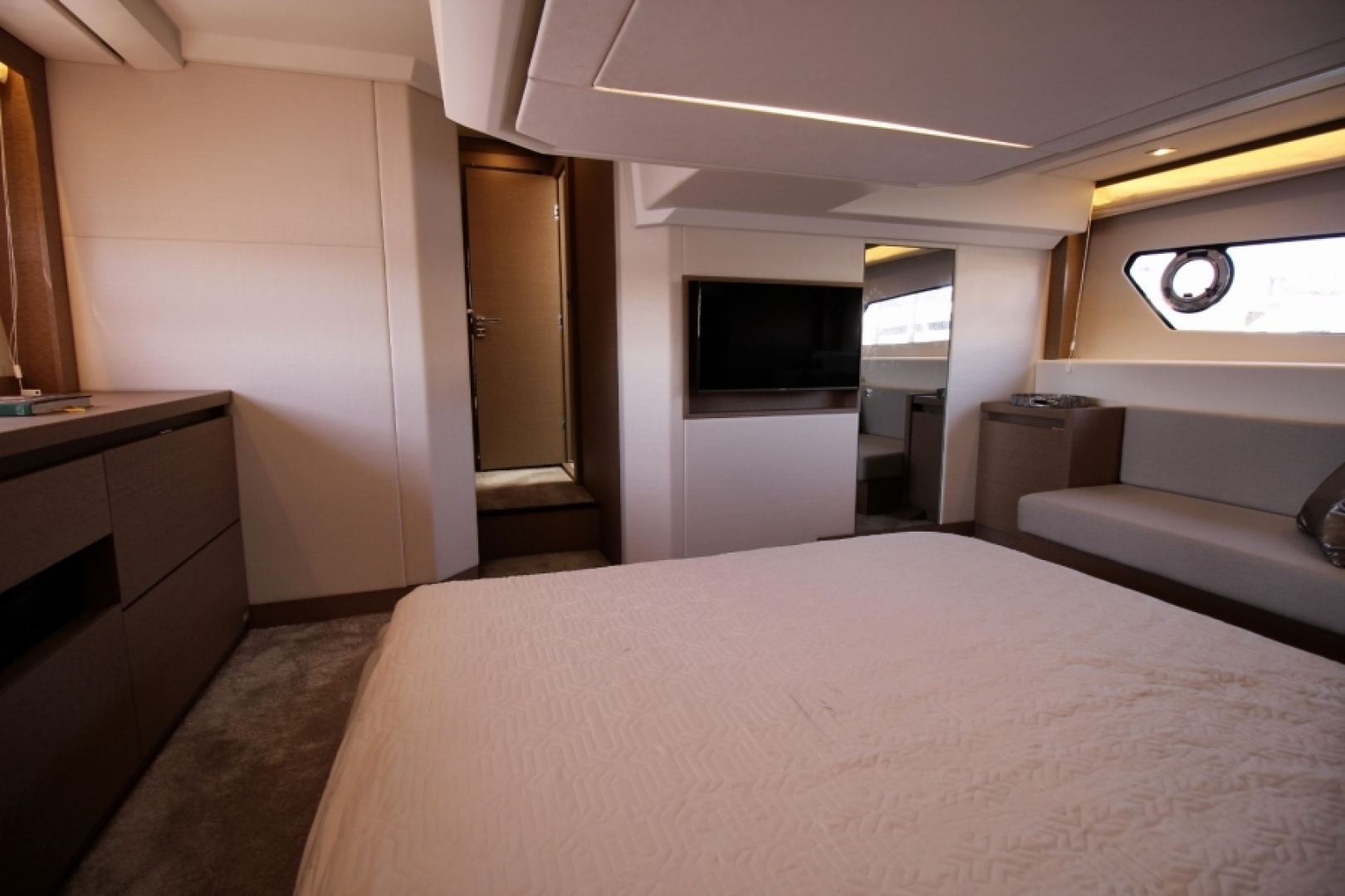 2018 Prestige 460 S Yacht - Unforgettable - Master Stateroom