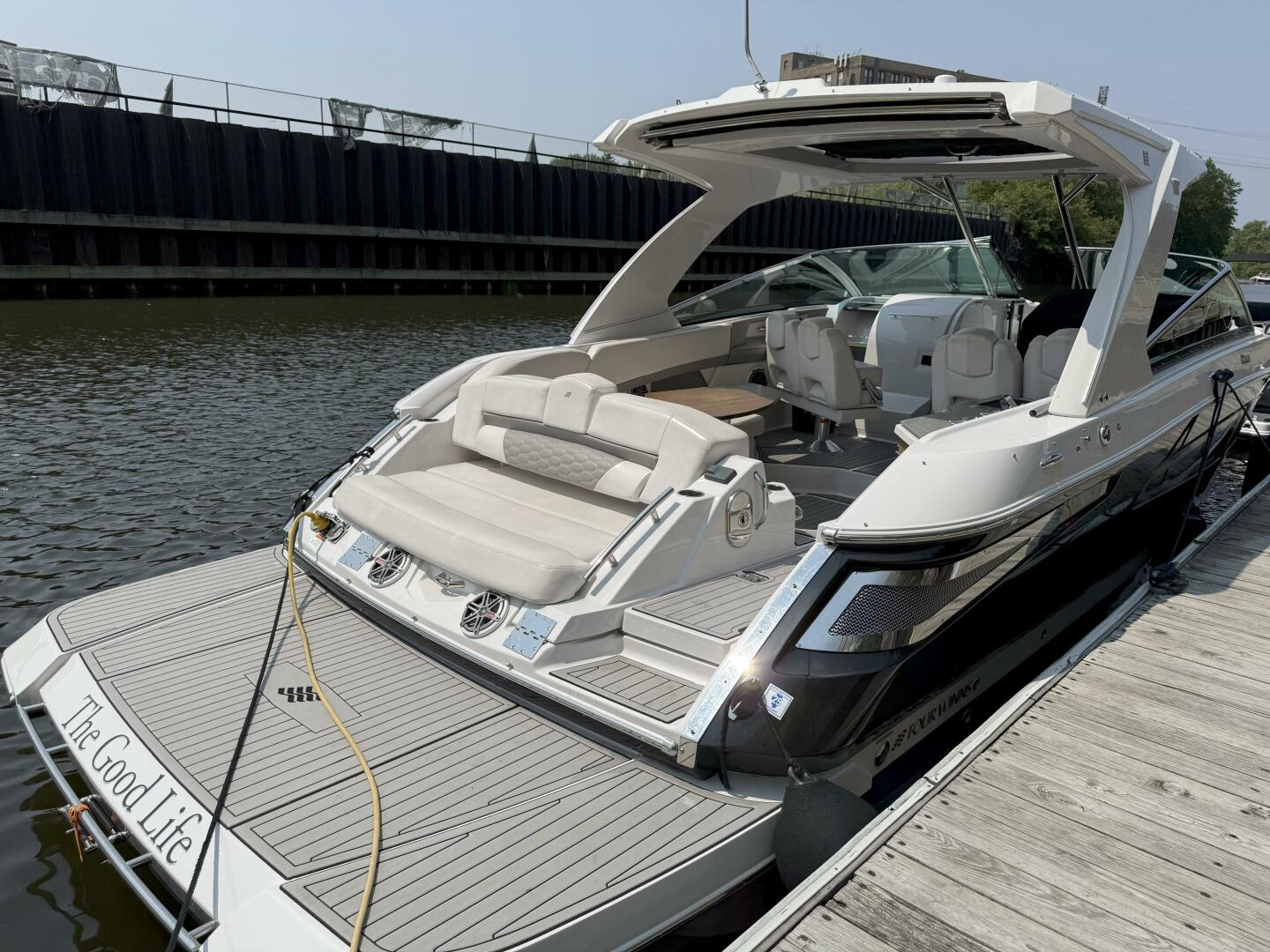THE GOOD LIFE 35ft Four Winns Yacht For Sale