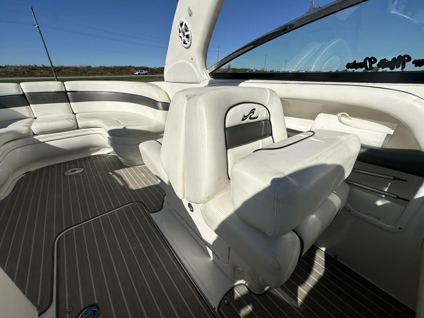 29ft Sea Ray Yacht For Sale